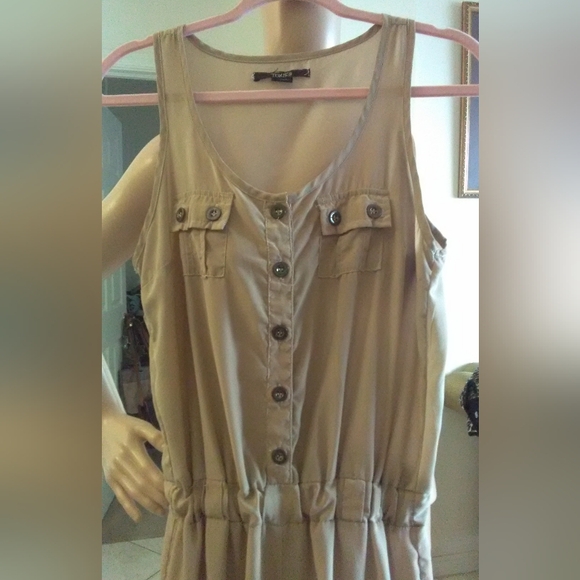 BNWOT JUMPER BEIGE BY TOXIK 3 GATHERED WAIST TOP & SIDE PKTS MED CAPRI STYLE - Picture 4 of 8